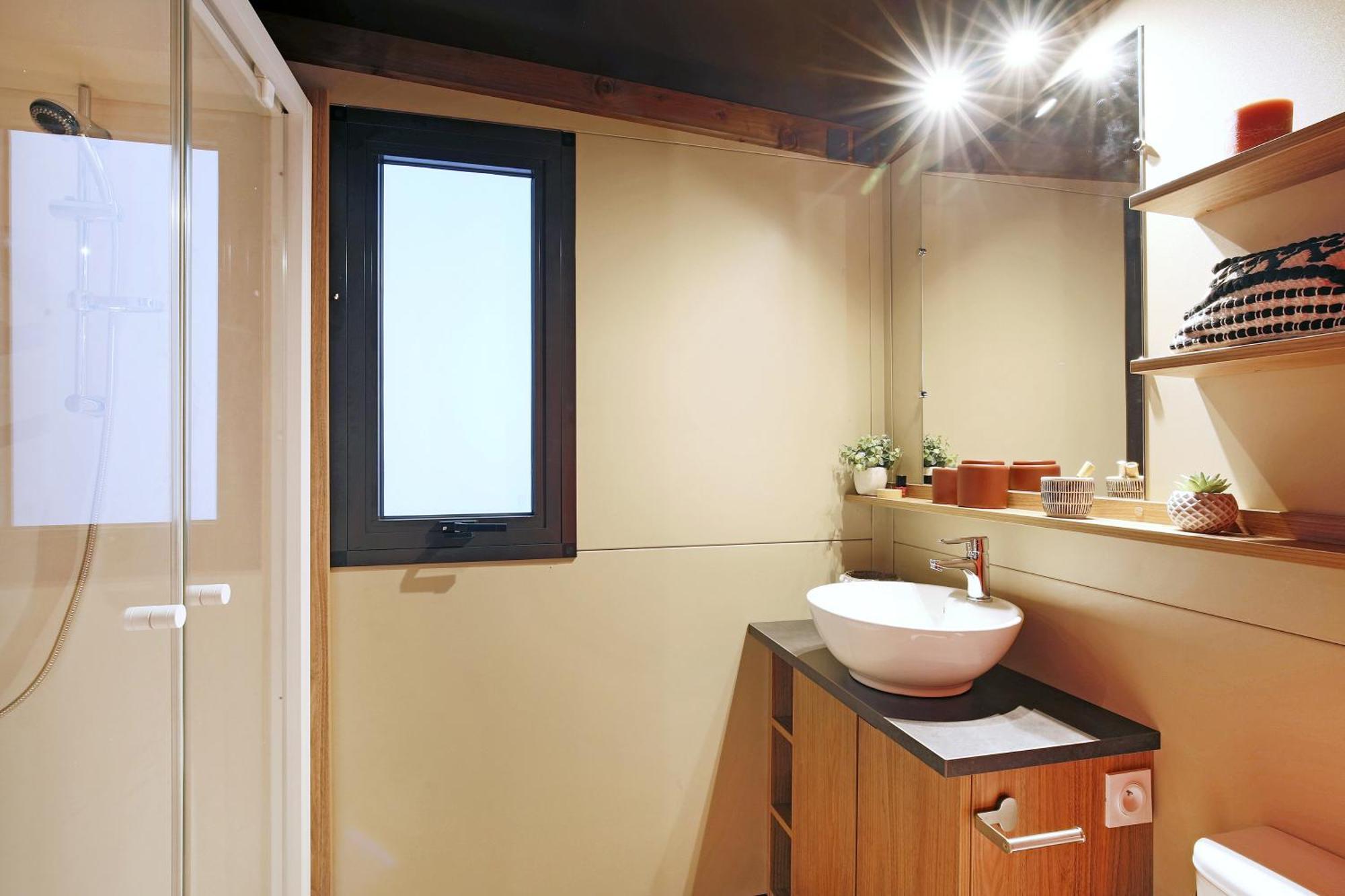 Huttopia De Roos Stegeren Chambre photo